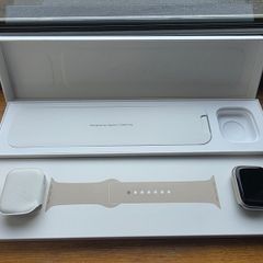 Apple Watch Series 8 - Starlight Aluminium Case