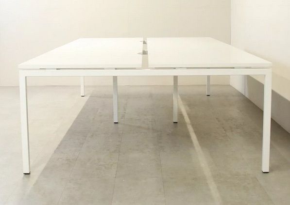 Desk system for 2 or 4 people
