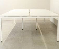 Desk system for 2 or 4 people