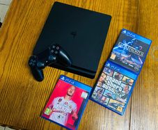 PS4 Slim 500Gb 1 Controller + 3 Games