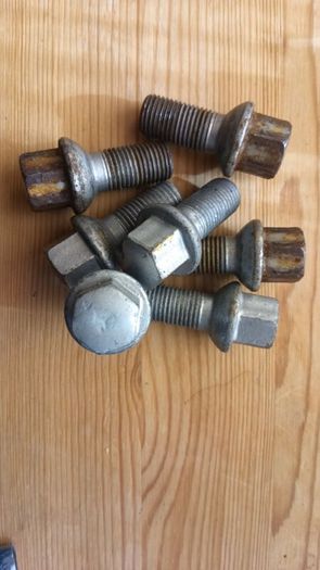 7 Original Mercedes-Benz wheel bolts