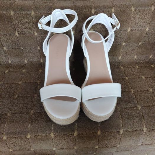 White sandals size 5, NEW LOOK