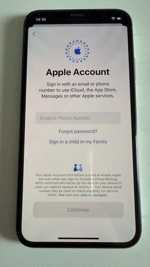 iPhone XS 64GB Silver White, SIM free, unlocked.