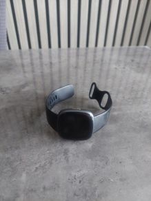 fitbit versa 4