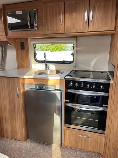 2012 Lunar Quasar 462- 2Berth