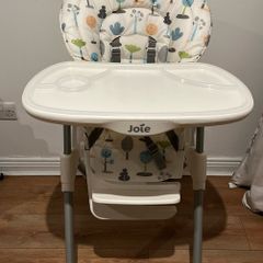 Baby's feeding chair