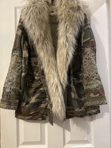 Camouflage print Jacket with fur BNWT