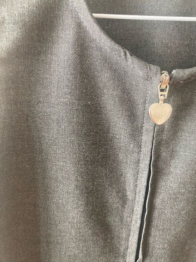 Dunnes grey pinafore (as new) age 7
