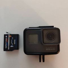 Gopro Hero 5 black W/ spare battery