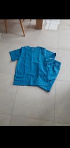 healthcare scrubs / uniforms
