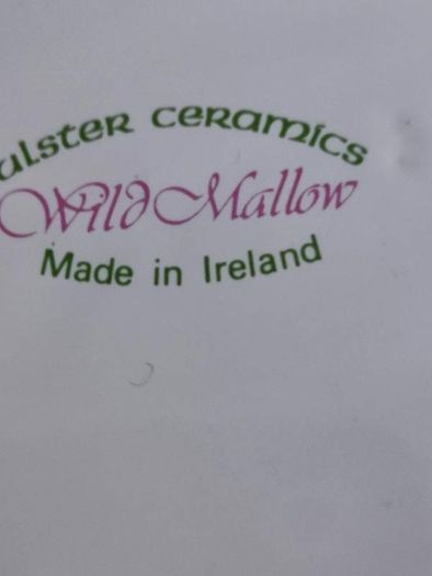 Vintage Souffle Oven or Serving Dish Wiled Mallow Ulster Ceramics Irish 20cm diameter and 7 cm. high made in Ireland