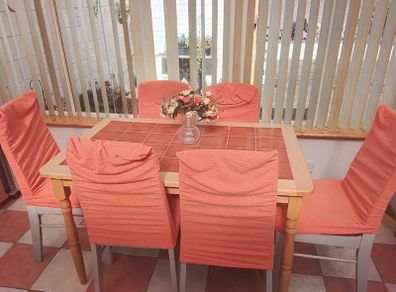 Dining table & chairs