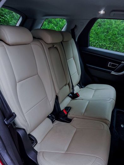 Land Rover Discovery Sport 2.0L  83,500 km