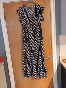 Shein Navy & White  Dress.  Size . L- 14. New - No Tag.
