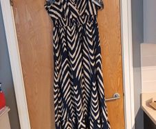 Shein Navy & White  Dress.  Size . L- 14. New - No Tag.