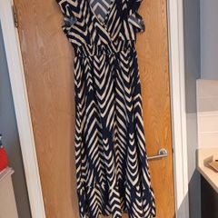 Shein Navy & White  Dress.  Size . L- 14. New - No Tag.