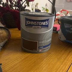Unopened tin of mocha paint brand new