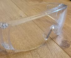 Scratchy glasses