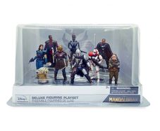 Disney Star Wars: DELUXE FIGURINE PLAYSET :The Mandalorian Play Set of 9