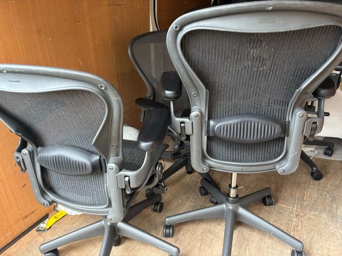 herman miller aeron chairs