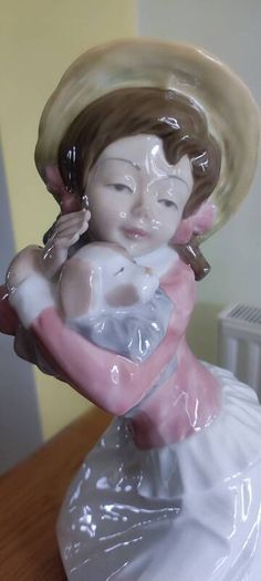 Tendra large Porcelain Figurine