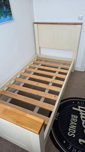 Single bed Free to take