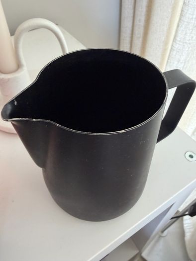 stainless milk jugs - 900 ml (OZ.32) 800 ml (OZ.27)