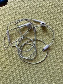 Original Apple EarPods with Lightning Connector (iPhone / iPad)