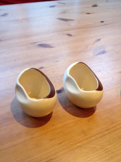2 Carlton Ware dishes