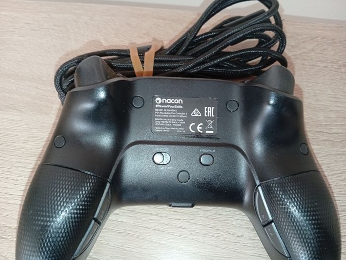PS4 Nacon Revolution Pro Controller V3 Model SLEH 00643 USED/No box