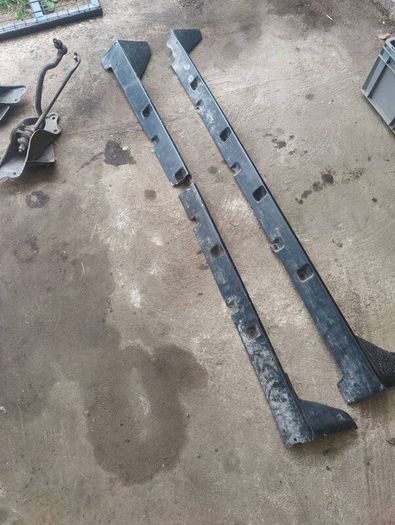 AE86 side skirts