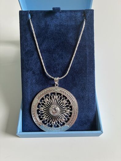 Newbridge Round Pendant With Clear Stone Necklace