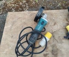 Makita GA5030R Angle Grinder 125mm