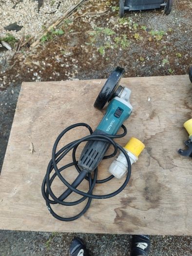 Makita GA5030R Angle Grinder 125mm