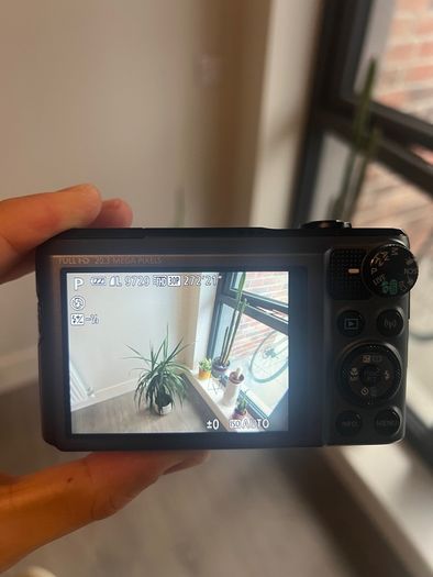 Canon Powershot sx720 hs digital camera in perfect condition