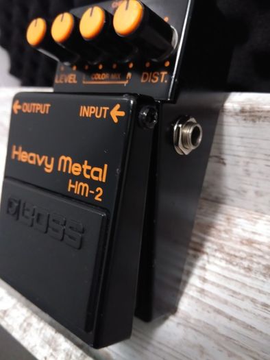 BOSS HM-2 - Heavy Metal (Vintage Classic Black Label MIJ).