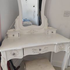 dressing table