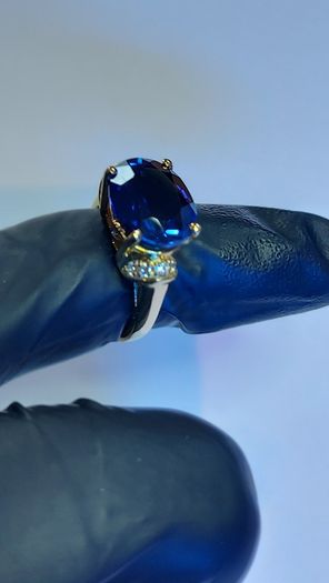 Royal Blue Sapphire Imitation 5.25 ct Gold plated Sterling silver 925