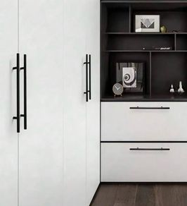 Black handles/knobs