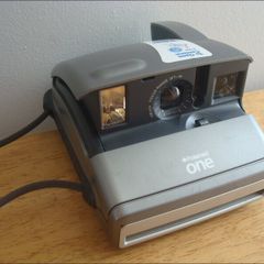 Polaroid One 600 - Instant Camera