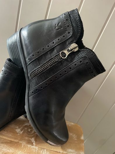 womens ankle boots Caprice black leather lined size 6