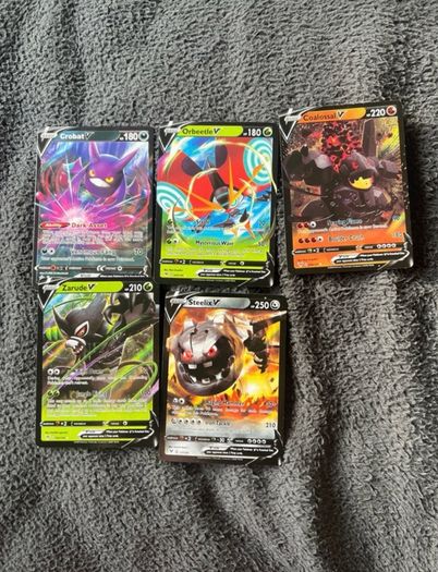 7 Pokemon Cards
