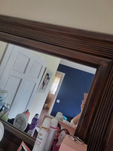 8 Drawer Dresser & Mirror. Solid Mahogany. Very heavy