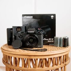 Canon Powershot G1x mark iii point and shoot with accessories