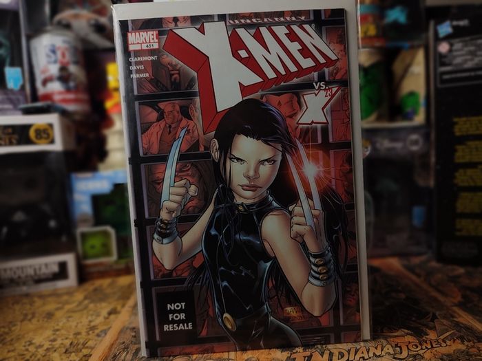 Uncanny X-Men ! Issue #451 ! 1st X-Men Versus X-23 ! Marvel Legends Edition ! 2004 ! by Marvel !