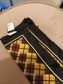 Diamond pattern scarf square