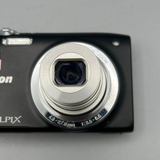 Nikon Coolpix S2700 16MP Digital Camera Black - Full Kit