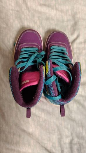 Roller shoes heelys