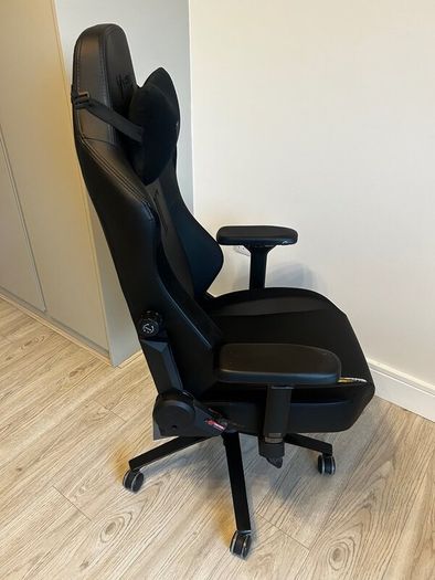 Secretlab TITAN Gaming / Office Chair  Black NEO