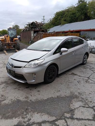 Breaking Toyota Prius 2012 hybrid
